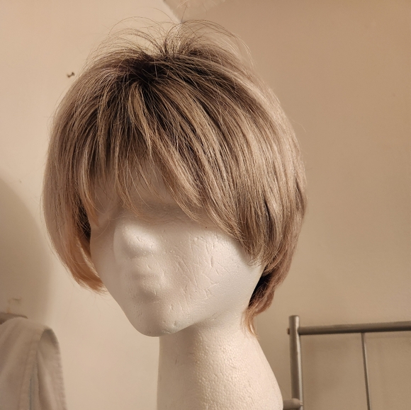 Paula Young wig - Picture 2 of 7